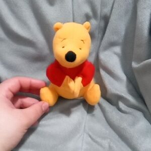 Winnie the Pooh Plush Toy - Can Be Worn On Shoulder!